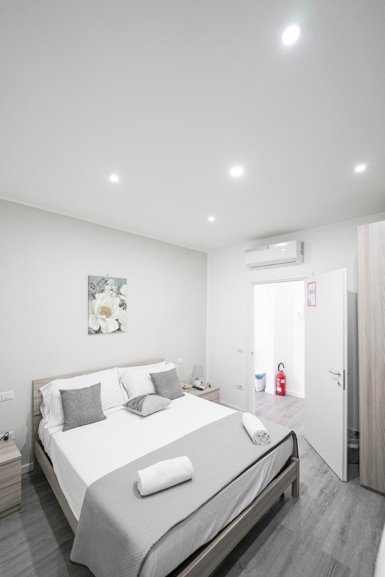 Capodichino Apartment 127 - 20 Nápoly Kültér fotó